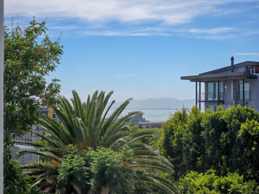 To Let 1 Bedroom Property for Rent in Green Point Western Cape